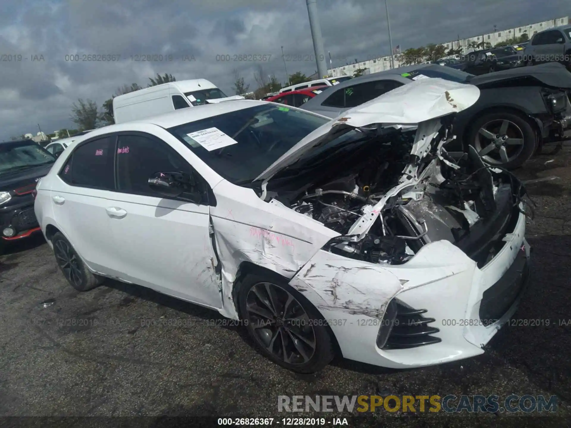 1 Photograph of a damaged car 2T1BURHE5KC219255 TOYOTA COROLLA 2019