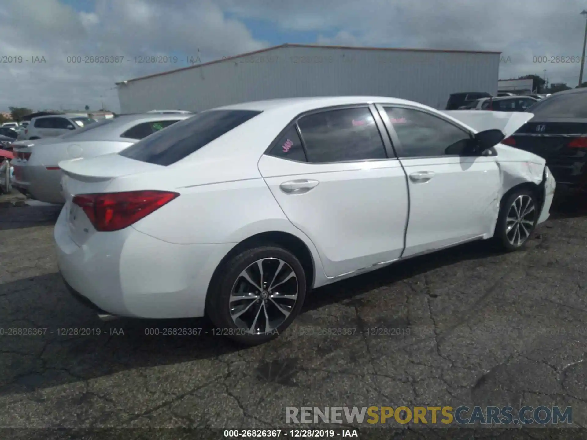 4 Photograph of a damaged car 2T1BURHE5KC219255 TOYOTA COROLLA 2019