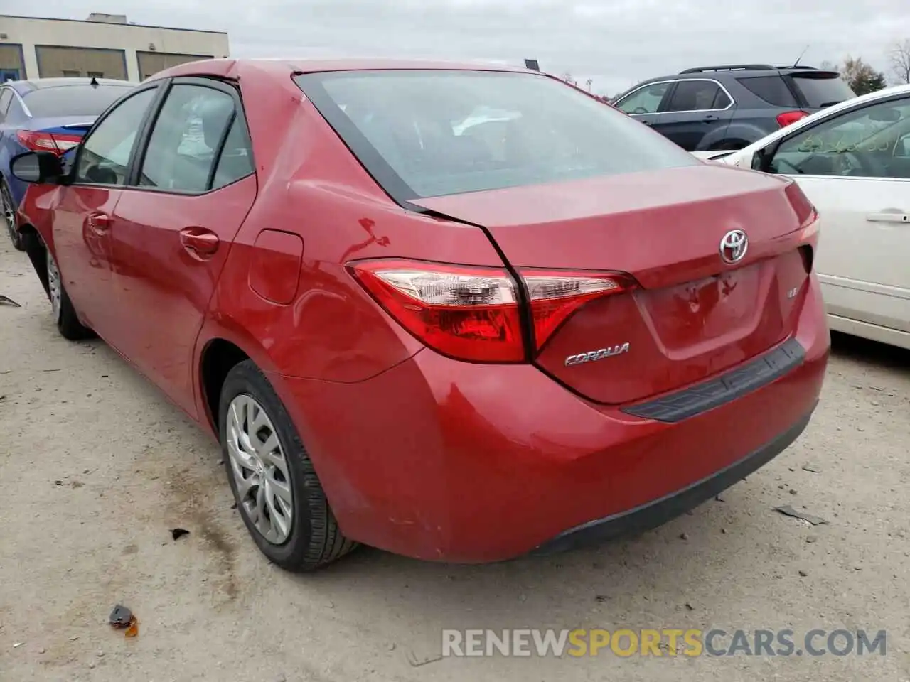 3 Photograph of a damaged car 2T1BURHE5KC219451 TOYOTA COROLLA 2019