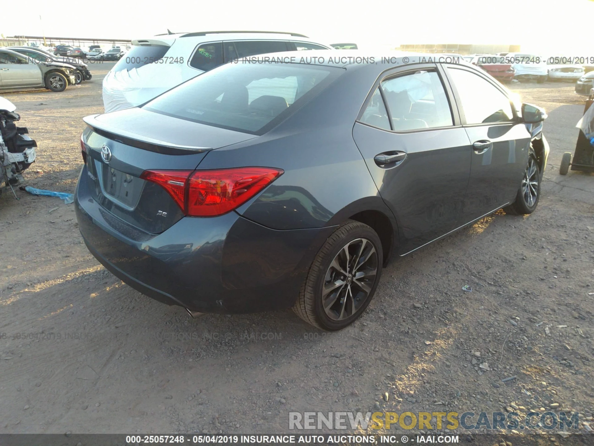 4 Photograph of a damaged car 2T1BURHE5KC220213 TOYOTA COROLLA 2019