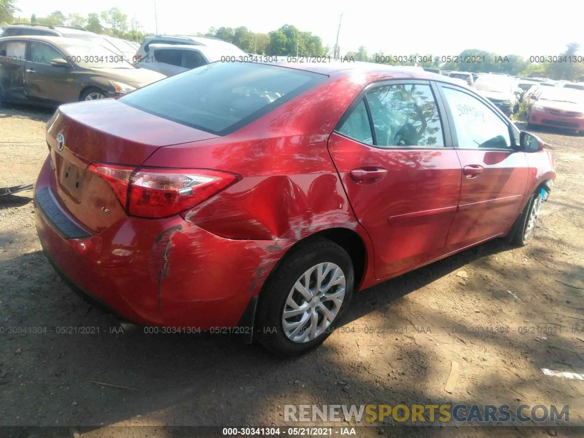 4 Photograph of a damaged car 2T1BURHE5KC221233 TOYOTA COROLLA 2019