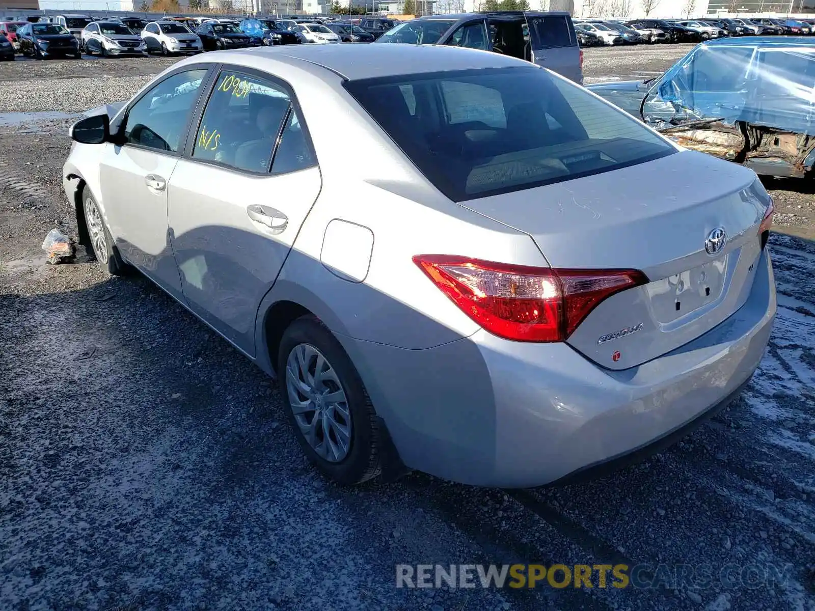 3 Photograph of a damaged car 2T1BURHE5KC223306 TOYOTA COROLLA 2019