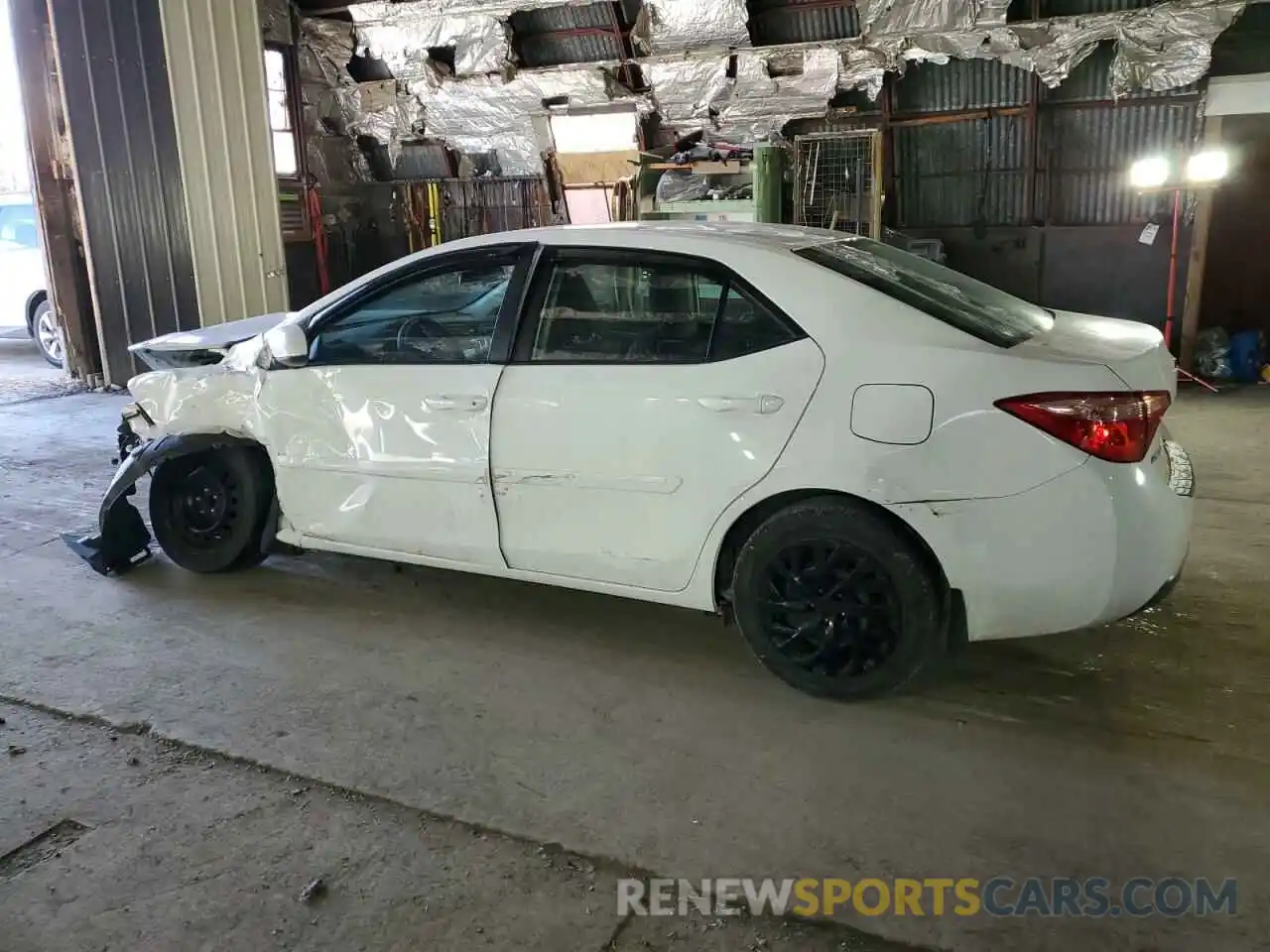 2 Photograph of a damaged car 2T1BURHE5KC223385 TOYOTA COROLLA 2019