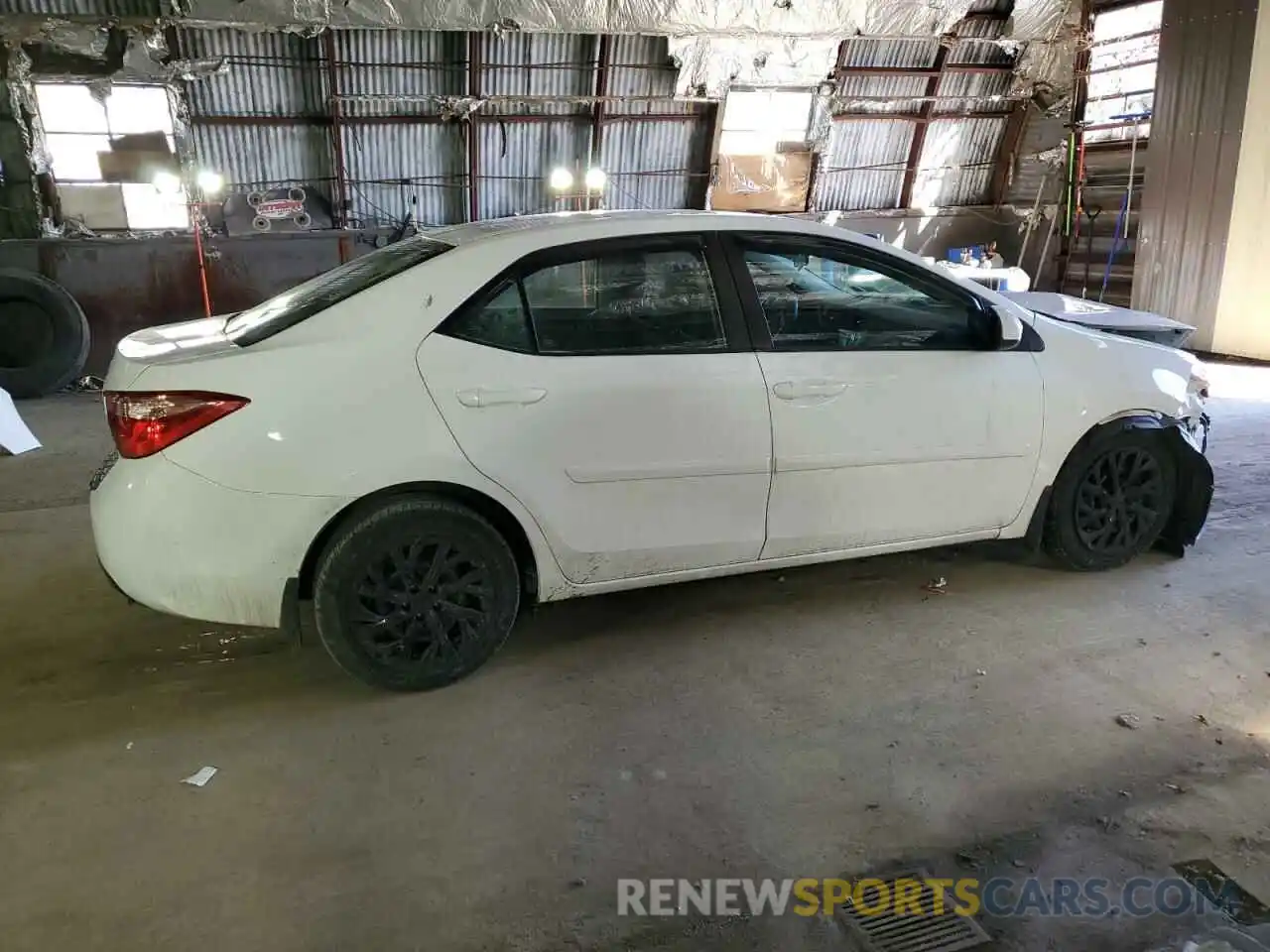 3 Photograph of a damaged car 2T1BURHE5KC223385 TOYOTA COROLLA 2019