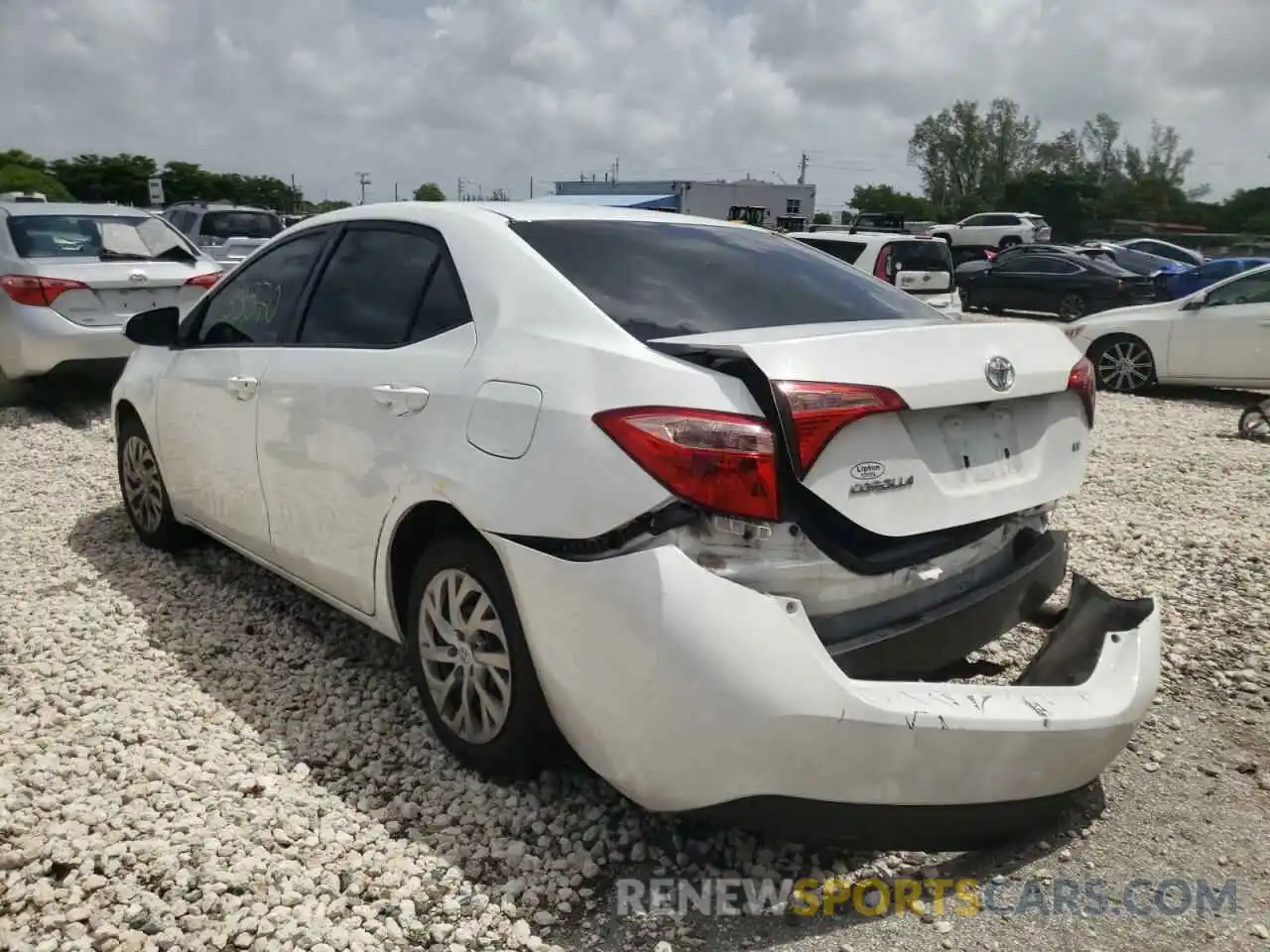 3 Photograph of a damaged car 2T1BURHE5KC223497 TOYOTA COROLLA 2019