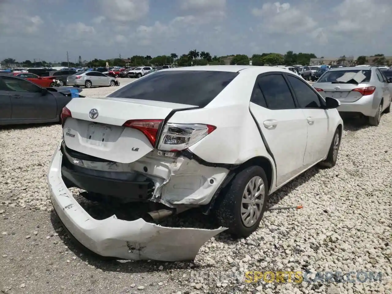 4 Photograph of a damaged car 2T1BURHE5KC223497 TOYOTA COROLLA 2019