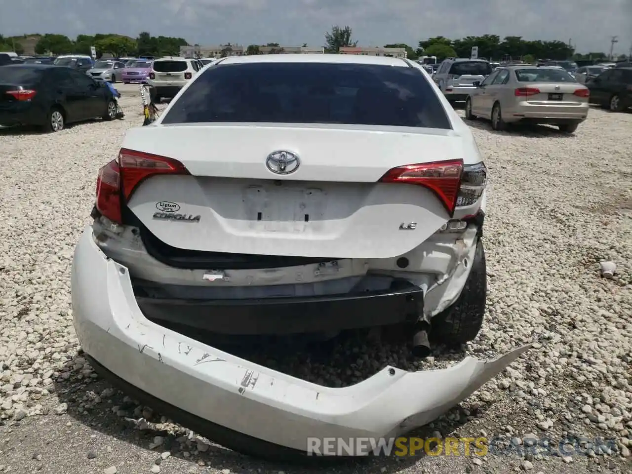 9 Photograph of a damaged car 2T1BURHE5KC223497 TOYOTA COROLLA 2019