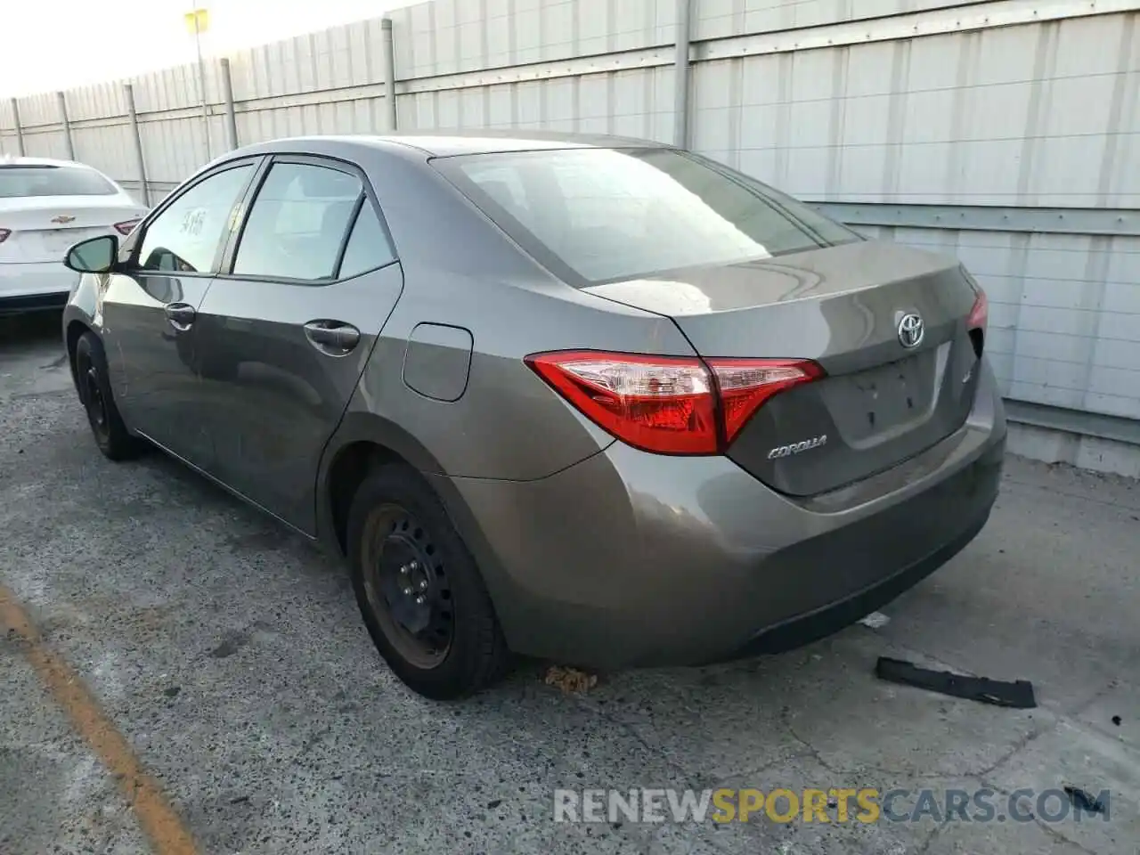 3 Photograph of a damaged car 2T1BURHE5KC223824 TOYOTA COROLLA 2019