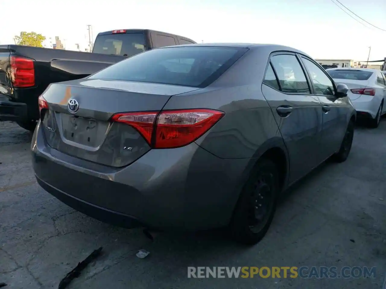 4 Photograph of a damaged car 2T1BURHE5KC223824 TOYOTA COROLLA 2019