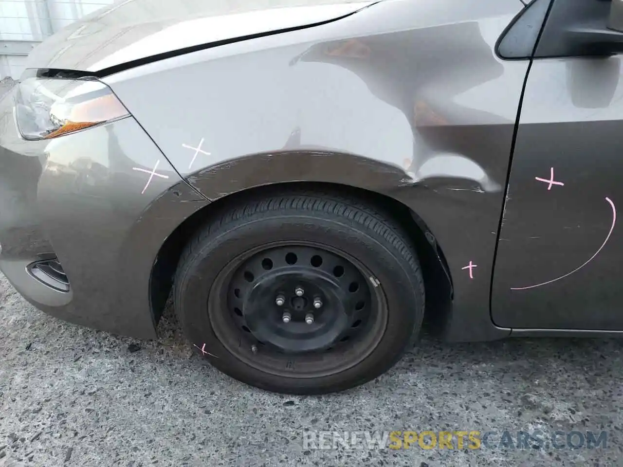 9 Photograph of a damaged car 2T1BURHE5KC223824 TOYOTA COROLLA 2019