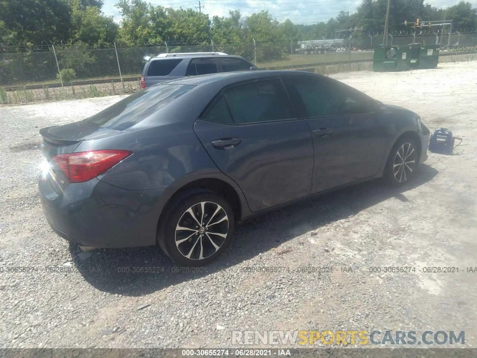 4 Photograph of a damaged car 2T1BURHE5KC224231 TOYOTA COROLLA 2019