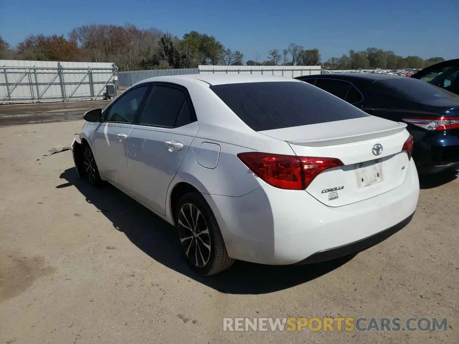 3 Photograph of a damaged car 2T1BURHE5KC224522 TOYOTA COROLLA 2019