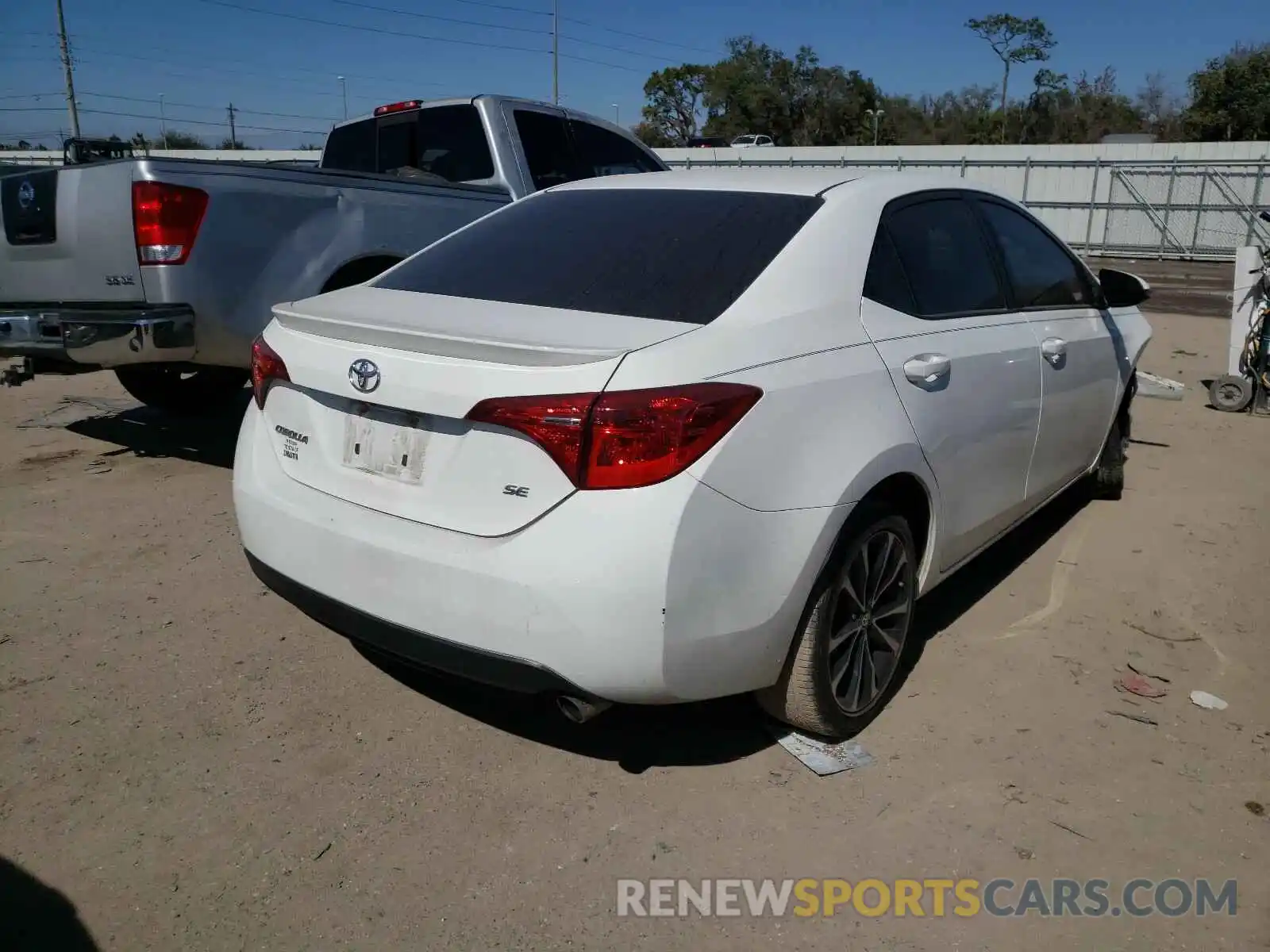 4 Photograph of a damaged car 2T1BURHE5KC224522 TOYOTA COROLLA 2019