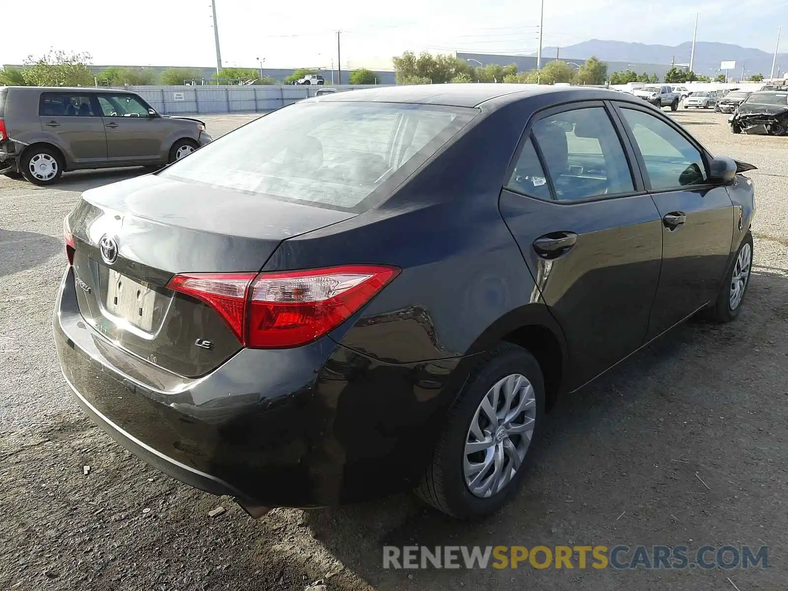 4 Photograph of a damaged car 2T1BURHE5KC224584 TOYOTA COROLLA 2019