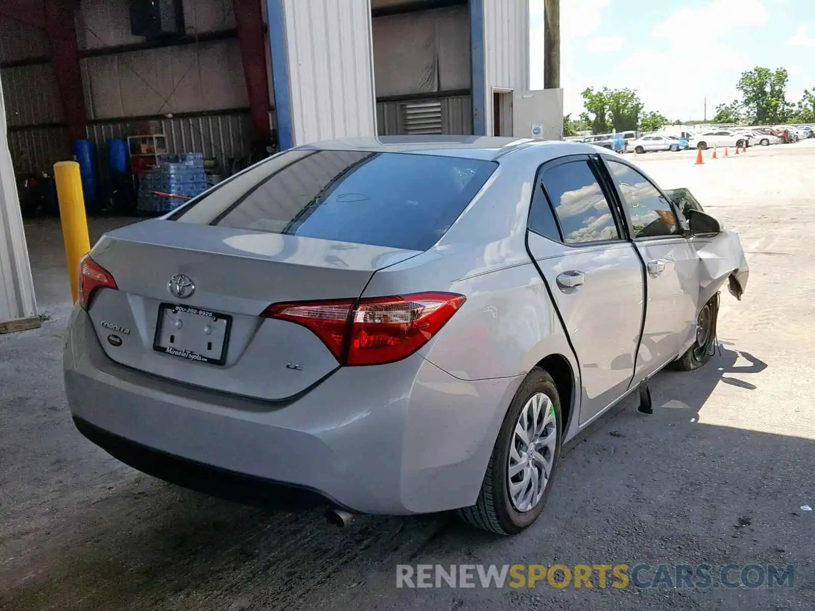 4 Photograph of a damaged car 2T1BURHE5KC225024 TOYOTA COROLLA 2019