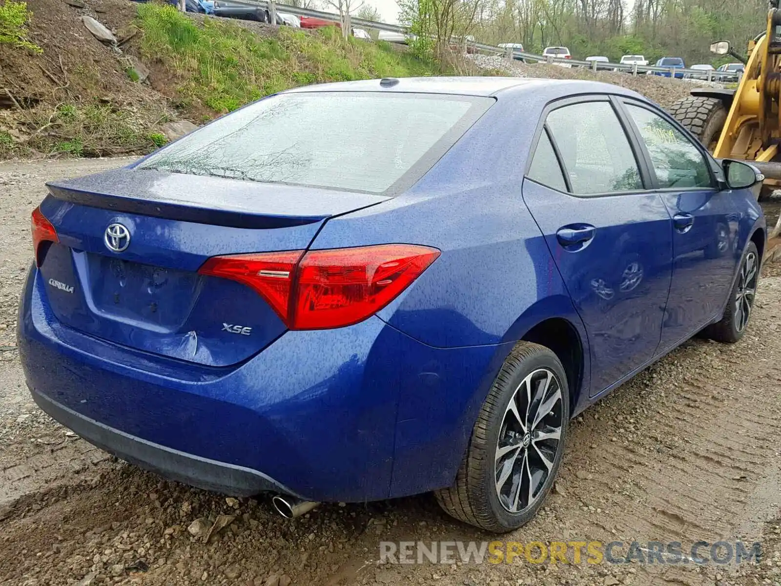 4 Photograph of a damaged car 2T1BURHE5KC225296 TOYOTA COROLLA 2019