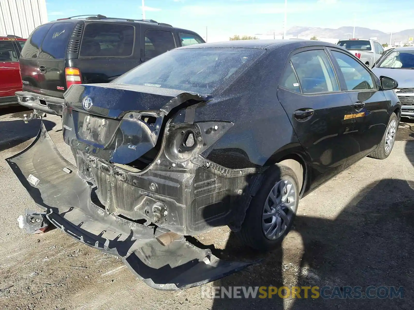 4 Photograph of a damaged car 2T1BURHE5KC225363 TOYOTA COROLLA 2019