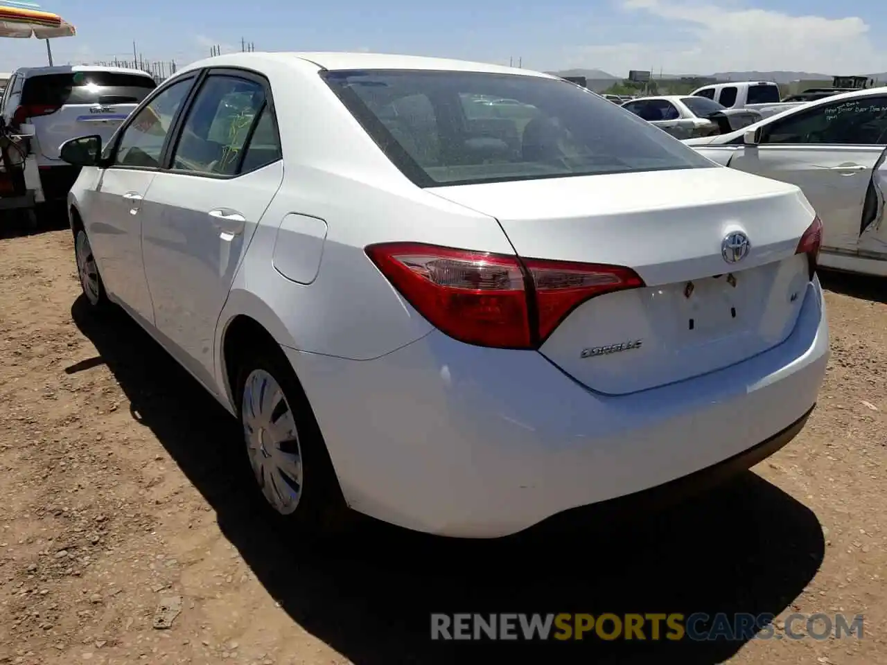 3 Photograph of a damaged car 2T1BURHE5KC226514 TOYOTA COROLLA 2019