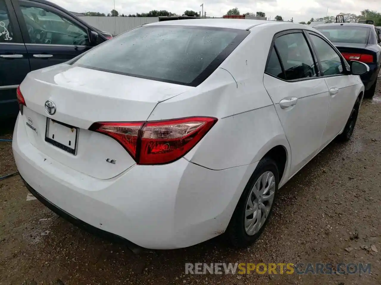 4 Photograph of a damaged car 2T1BURHE5KC226657 TOYOTA COROLLA 2019