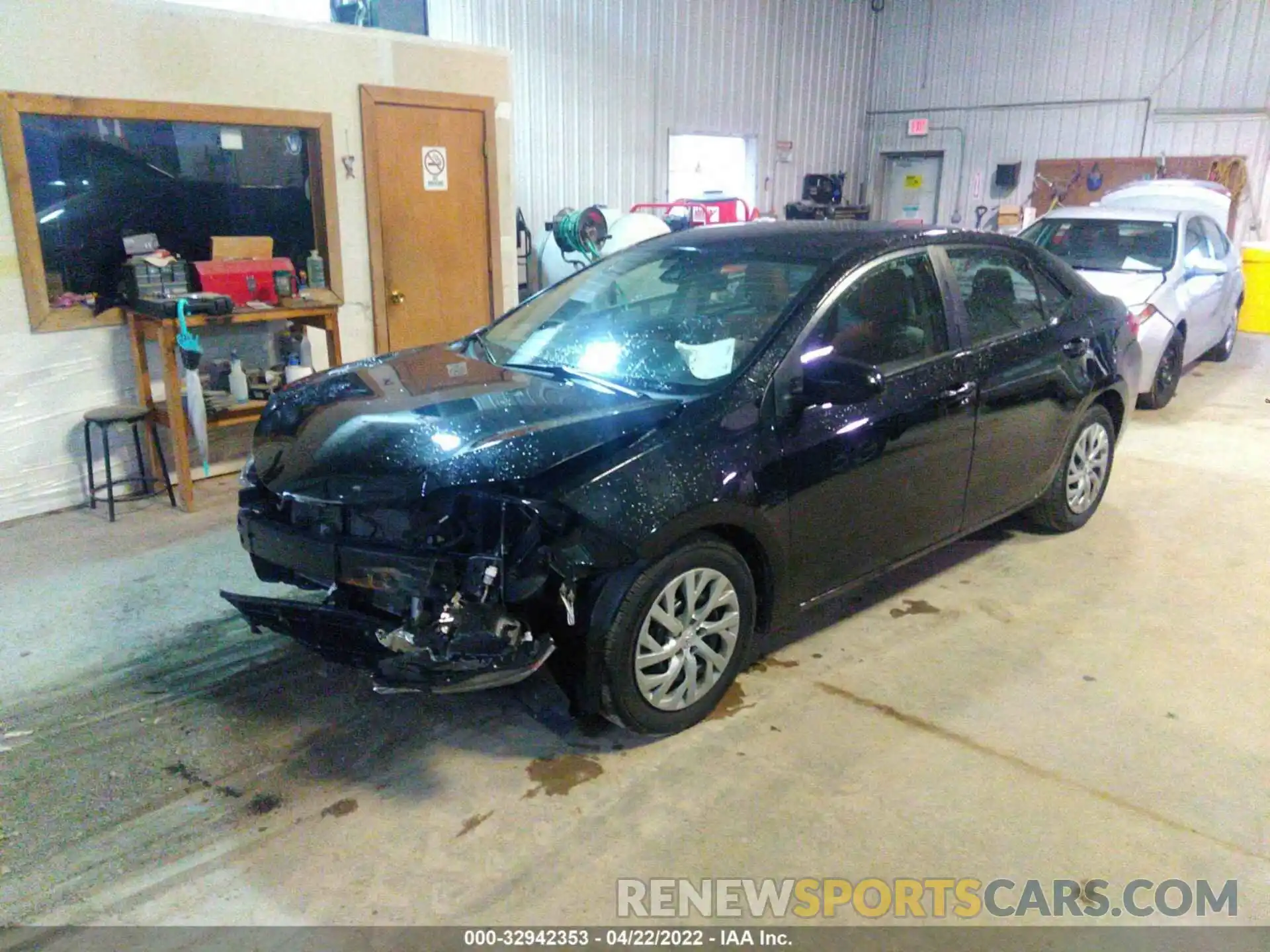 2 Photograph of a damaged car 2T1BURHE5KC227694 TOYOTA COROLLA 2019