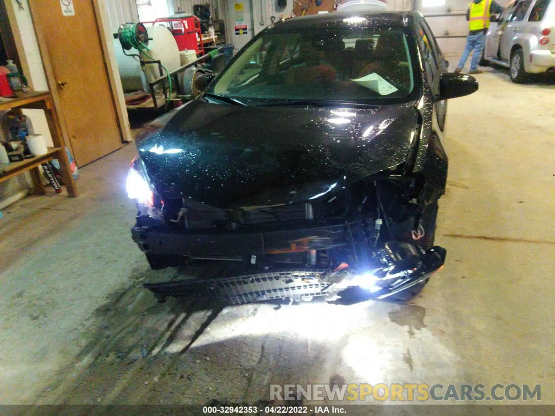 6 Photograph of a damaged car 2T1BURHE5KC227694 TOYOTA COROLLA 2019