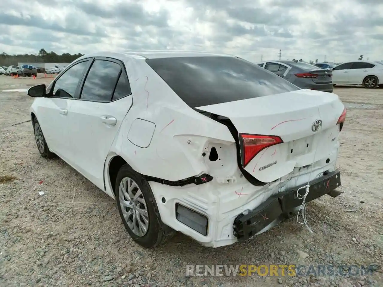 3 Photograph of a damaged car 2T1BURHE5KC228828 TOYOTA COROLLA 2019