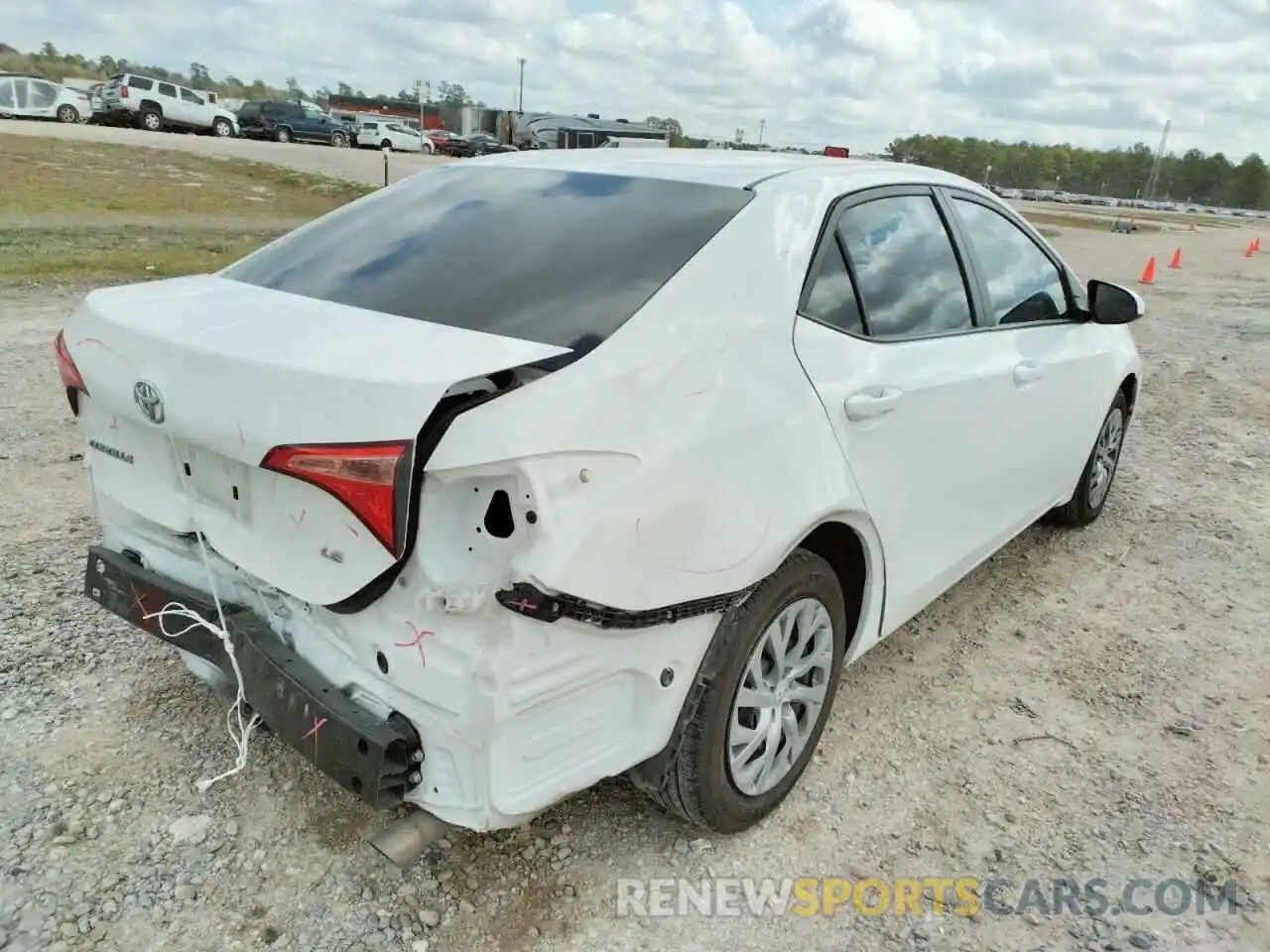 4 Photograph of a damaged car 2T1BURHE5KC228828 TOYOTA COROLLA 2019