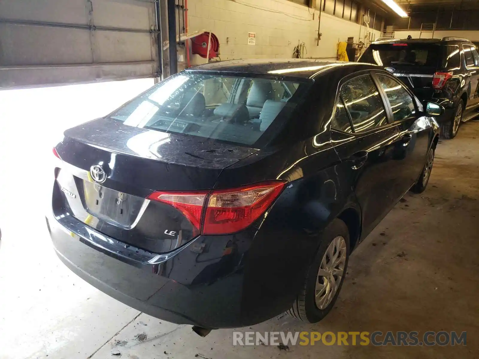 4 Photograph of a damaged car 2T1BURHE5KC229736 TOYOTA COROLLA 2019