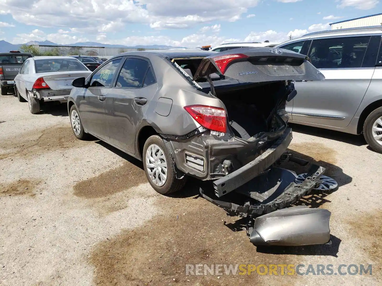 3 Photograph of a damaged car 2T1BURHE5KC229770 TOYOTA COROLLA 2019