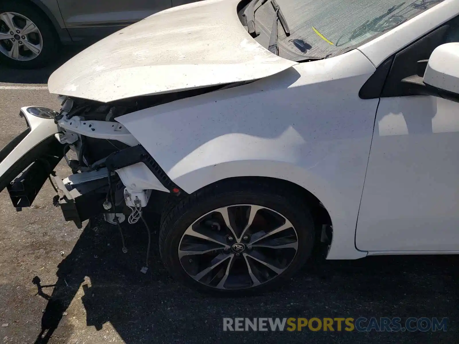 9 Photograph of a damaged car 2T1BURHE5KC230207 TOYOTA COROLLA 2019