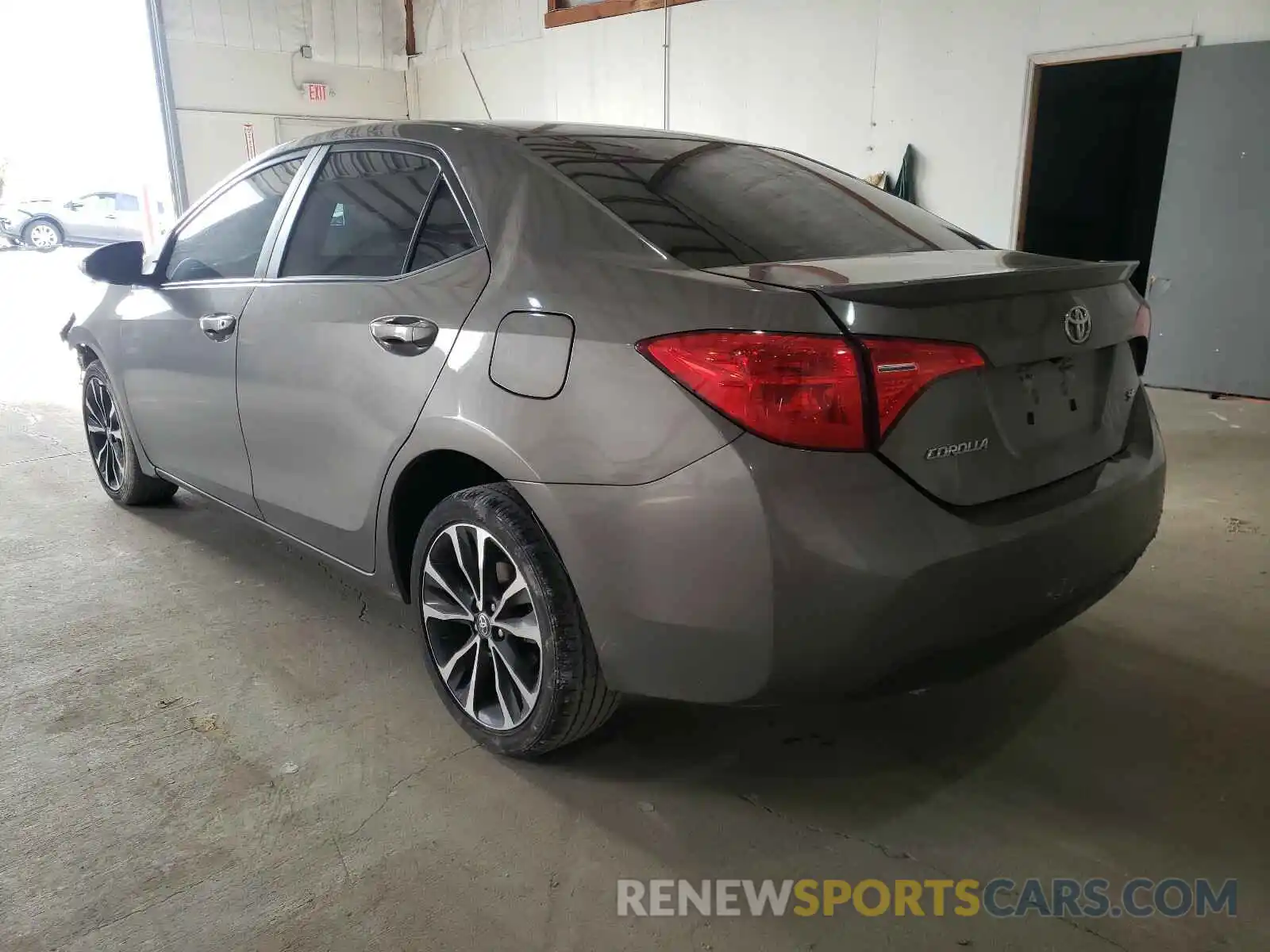 3 Photograph of a damaged car 2T1BURHE5KC230272 TOYOTA COROLLA 2019