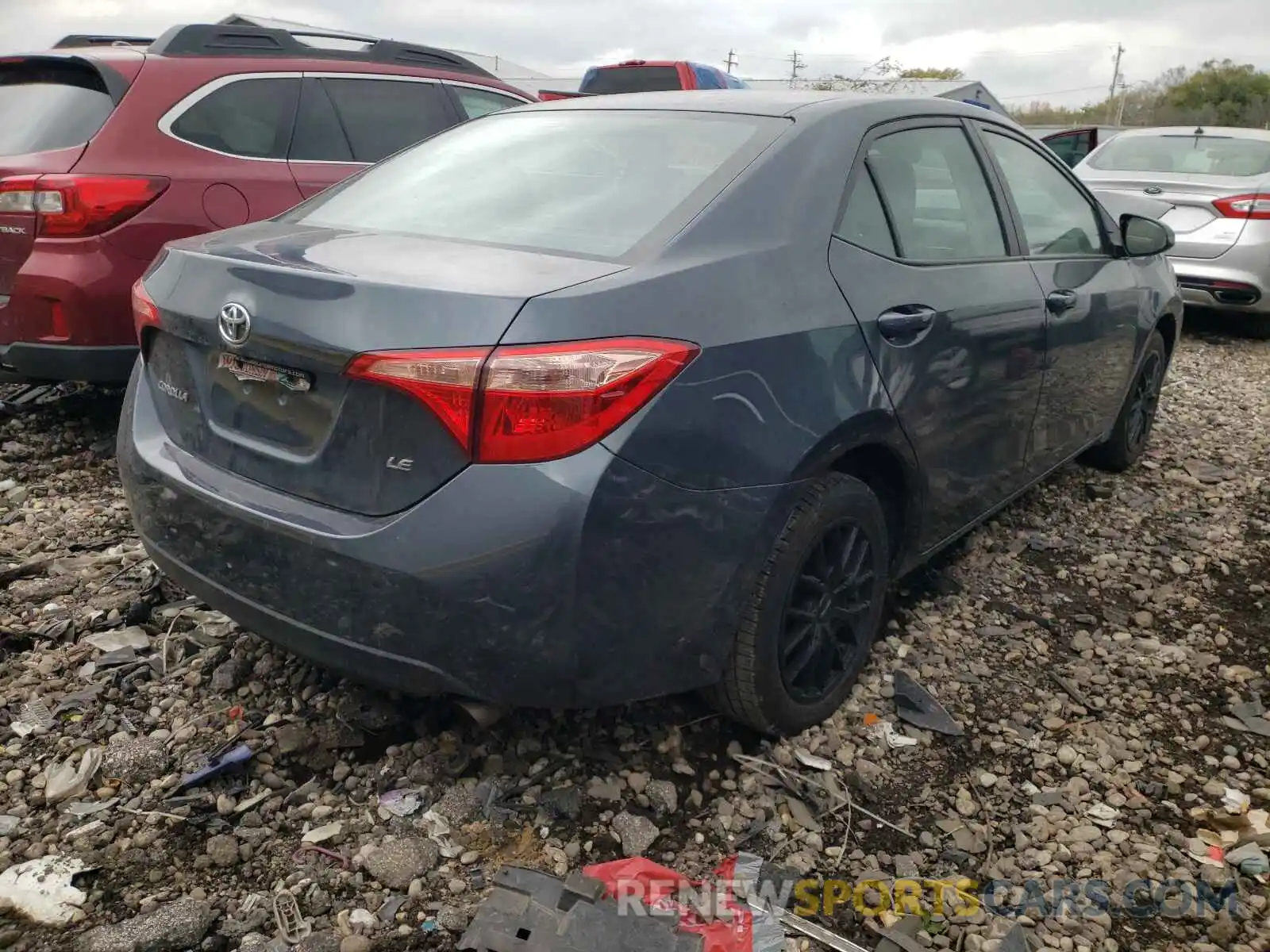 4 Photograph of a damaged car 2T1BURHE5KC230563 TOYOTA COROLLA 2019