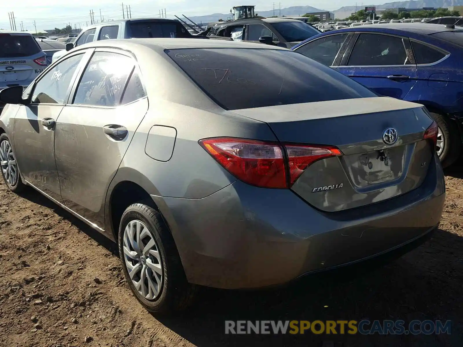 3 Photograph of a damaged car 2T1BURHE5KC232684 TOYOTA COROLLA 2019