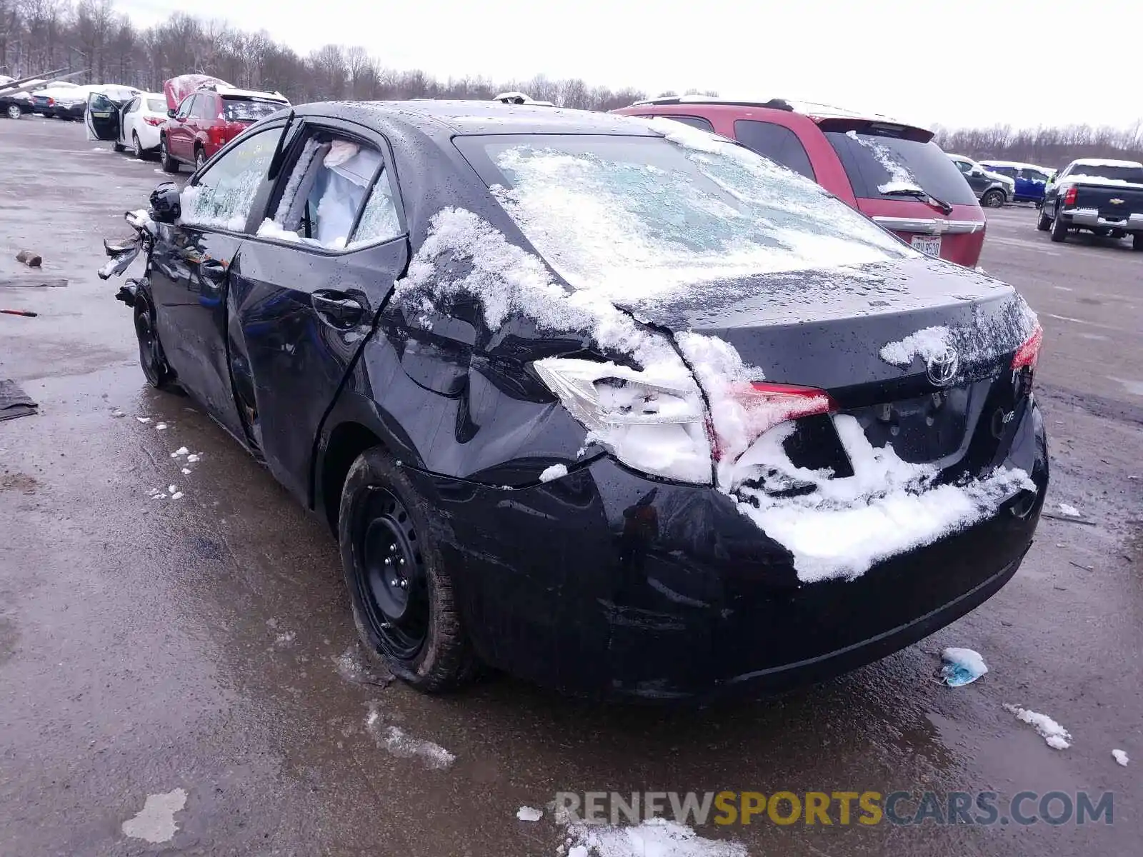 3 Photograph of a damaged car 2T1BURHE5KC232829 TOYOTA COROLLA 2019