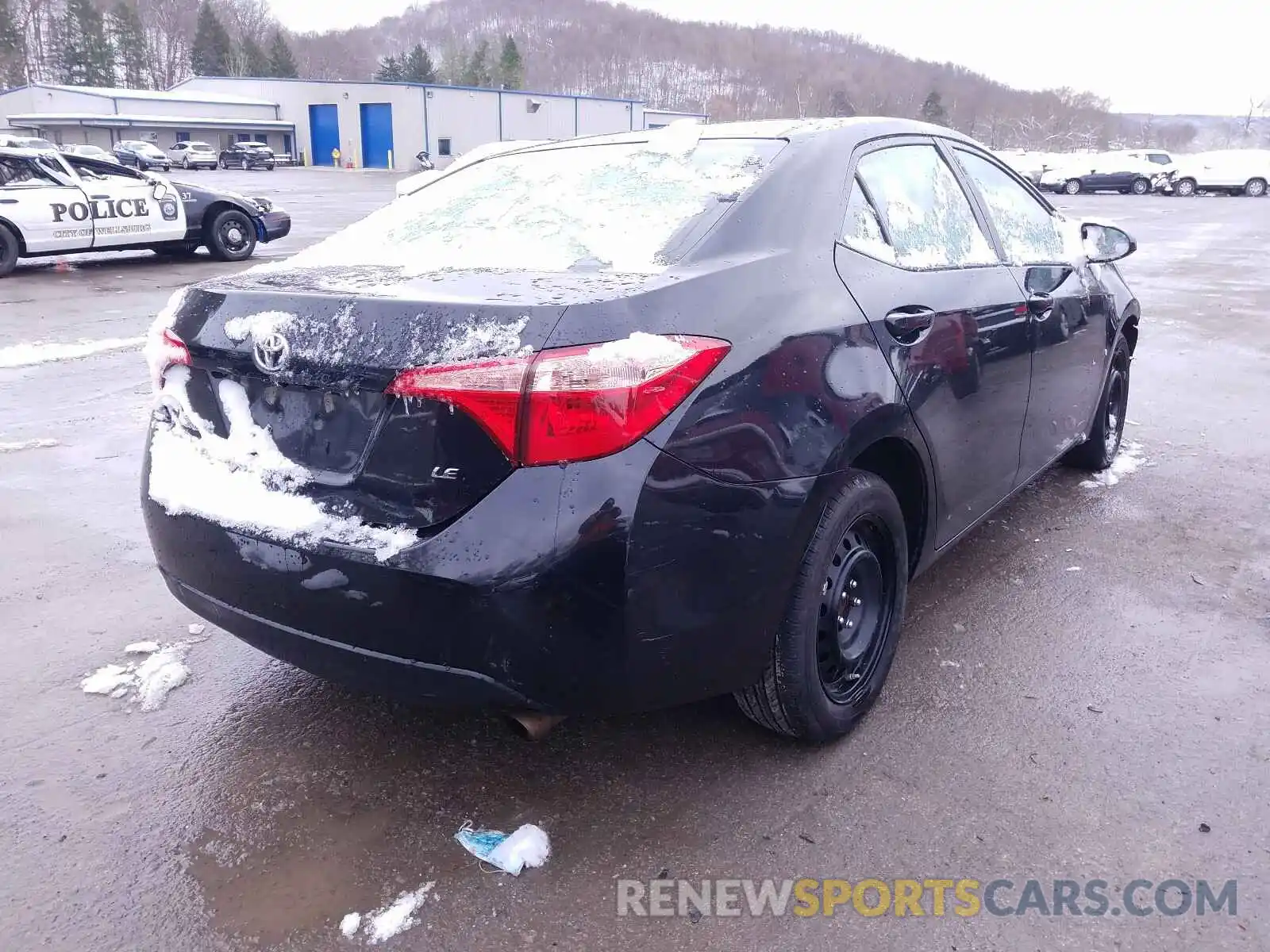 4 Photograph of a damaged car 2T1BURHE5KC232829 TOYOTA COROLLA 2019