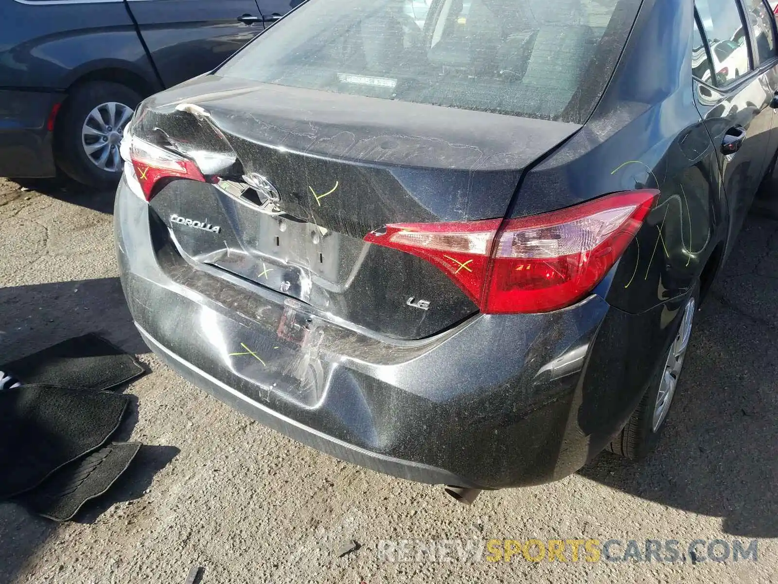 9 Photograph of a damaged car 2T1BURHE5KC233298 TOYOTA COROLLA 2019