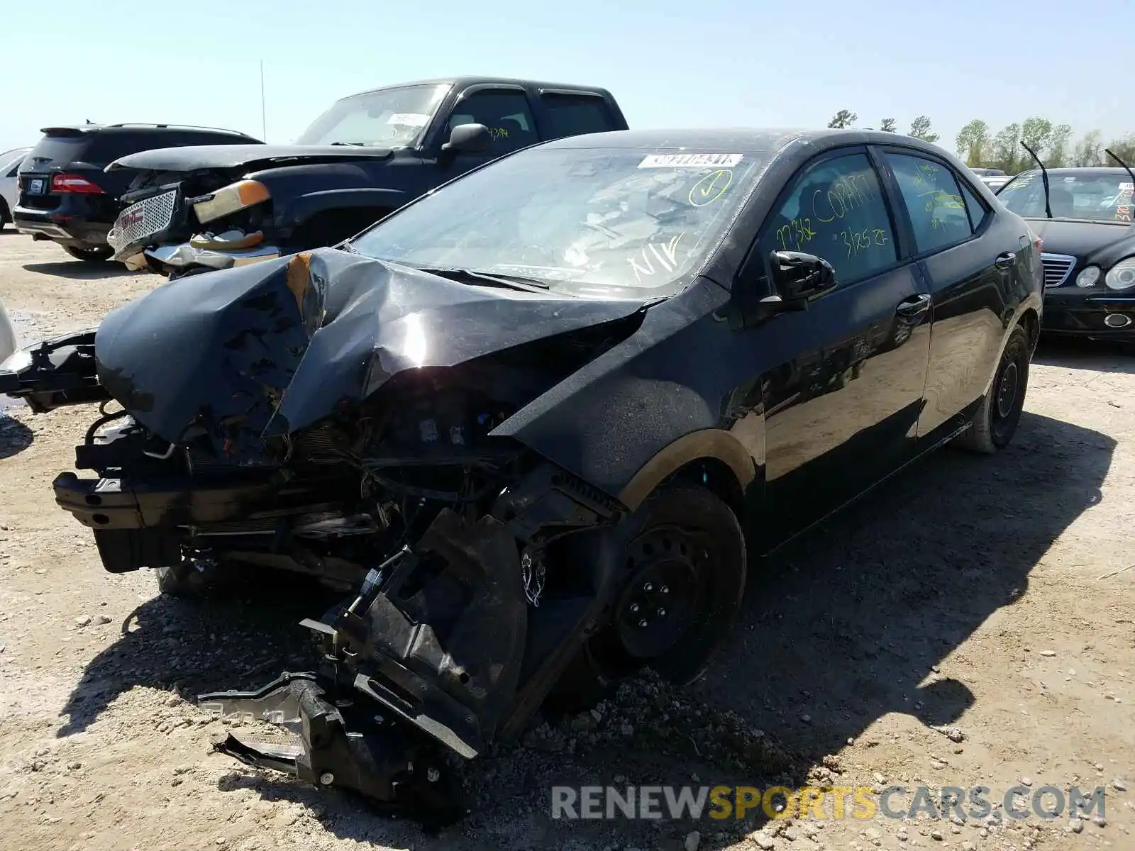 2 Photograph of a damaged car 2T1BURHE5KC233320 TOYOTA COROLLA 2019