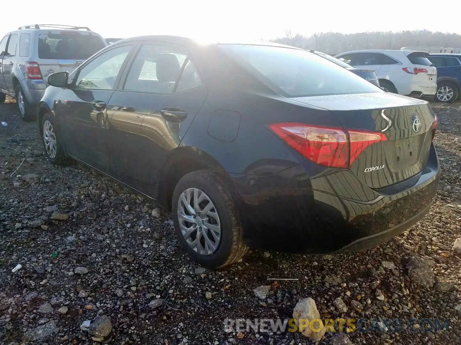 3 Photograph of a damaged car 2T1BURHE5KC233351 TOYOTA COROLLA 2019