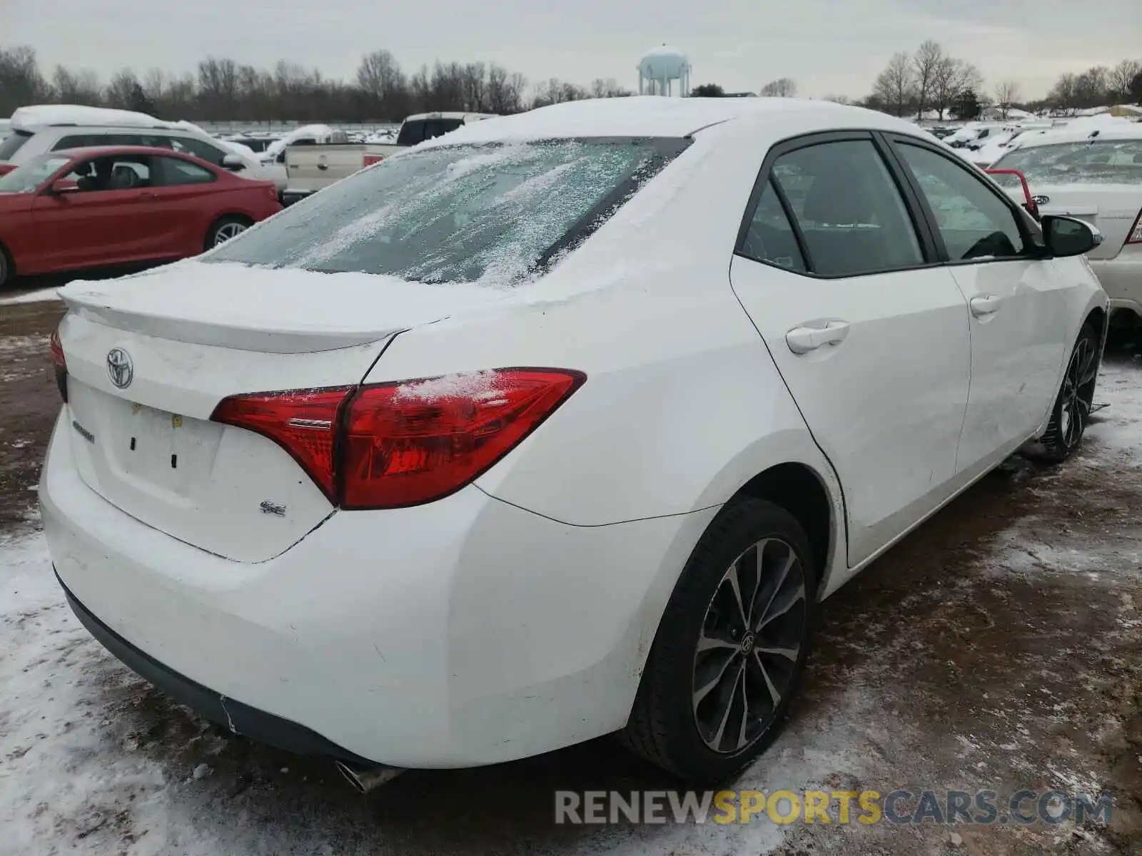 4 Photograph of a damaged car 2T1BURHE5KC234631 TOYOTA COROLLA 2019