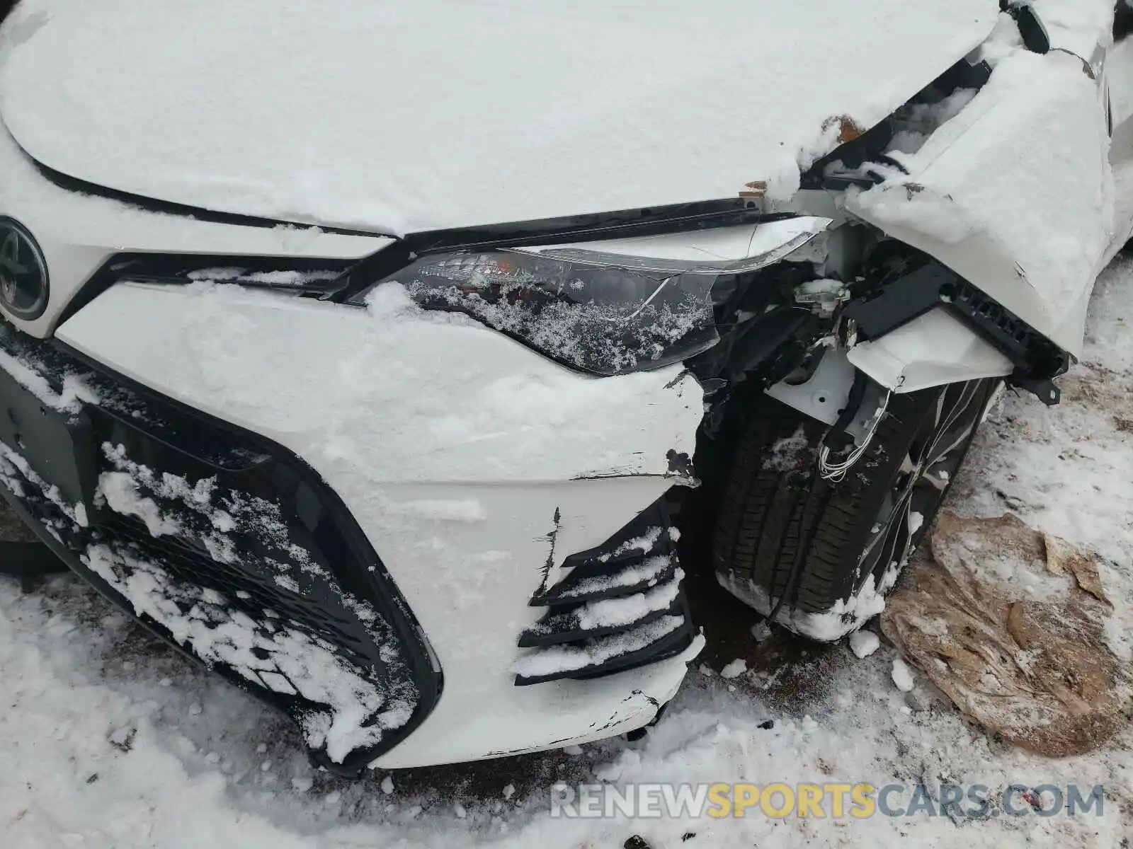 9 Photograph of a damaged car 2T1BURHE5KC234631 TOYOTA COROLLA 2019