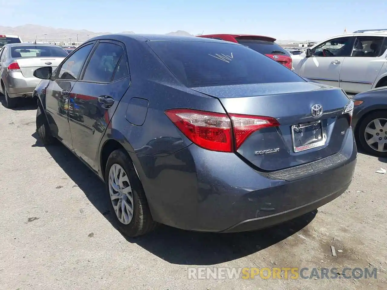 3 Photograph of a damaged car 2T1BURHE5KC235391 TOYOTA COROLLA 2019