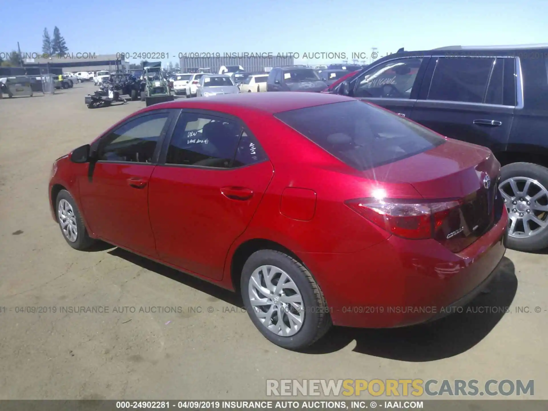 3 Photograph of a damaged car 2T1BURHE5KC235617 TOYOTA COROLLA 2019