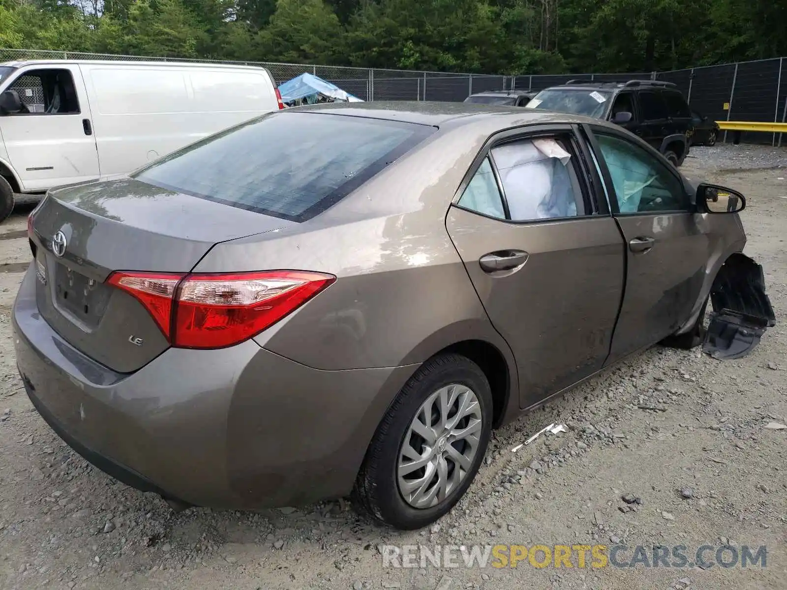 4 Photograph of a damaged car 2T1BURHE5KC235794 TOYOTA COROLLA 2019