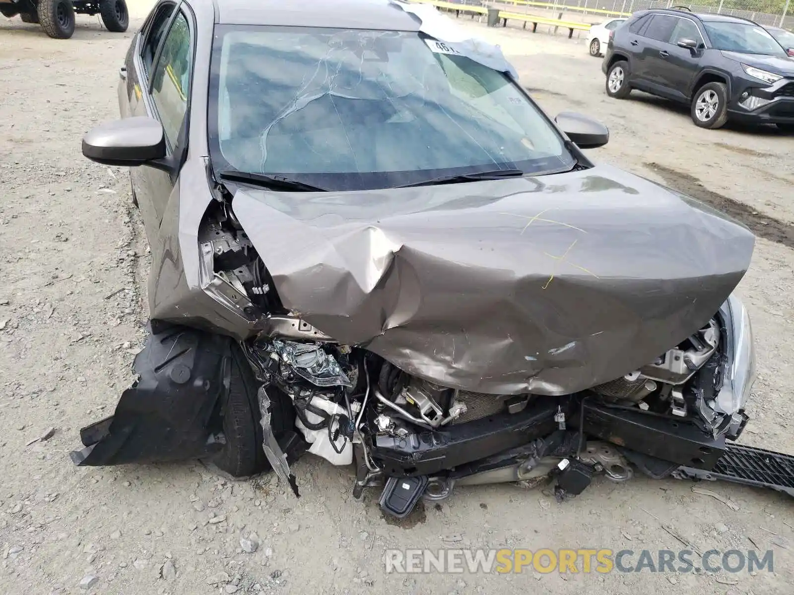 9 Photograph of a damaged car 2T1BURHE5KC235794 TOYOTA COROLLA 2019