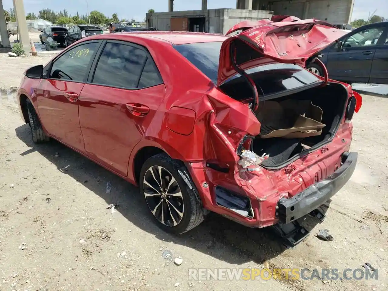 3 Photograph of a damaged car 2T1BURHE5KC235830 TOYOTA COROLLA 2019