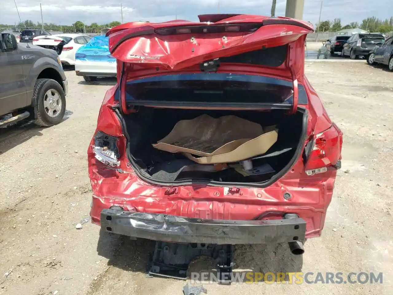 9 Photograph of a damaged car 2T1BURHE5KC235830 TOYOTA COROLLA 2019