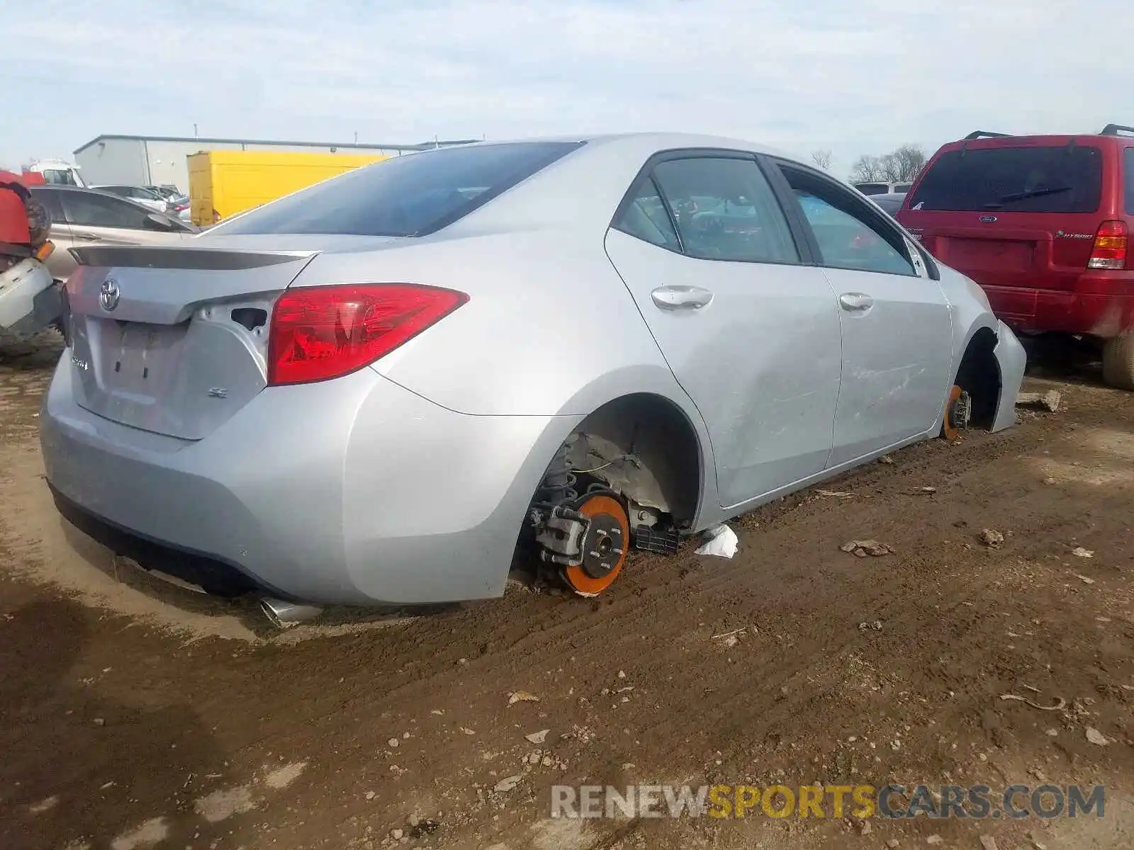 4 Photograph of a damaged car 2T1BURHE5KC236542 TOYOTA COROLLA 2019