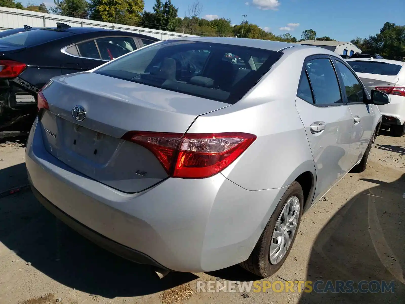 4 Photograph of a damaged car 2T1BURHE5KC236735 TOYOTA COROLLA 2019