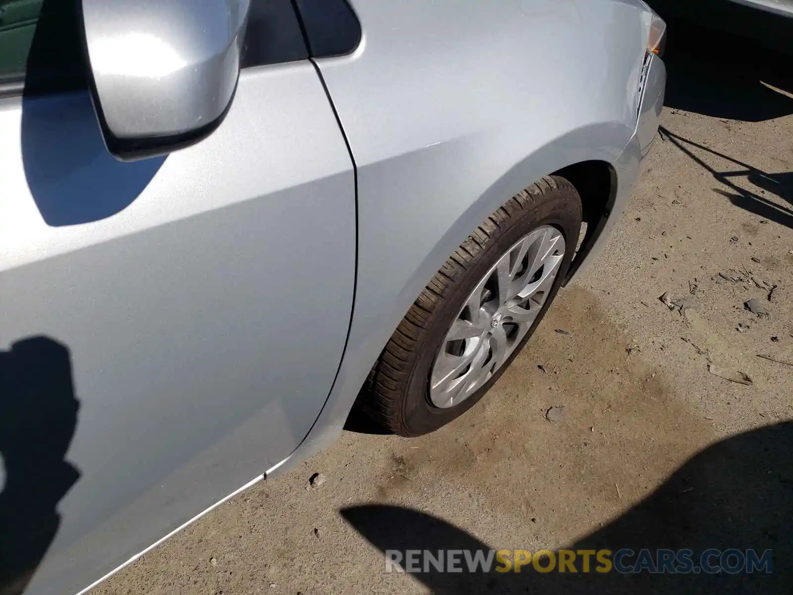 9 Photograph of a damaged car 2T1BURHE5KC236735 TOYOTA COROLLA 2019