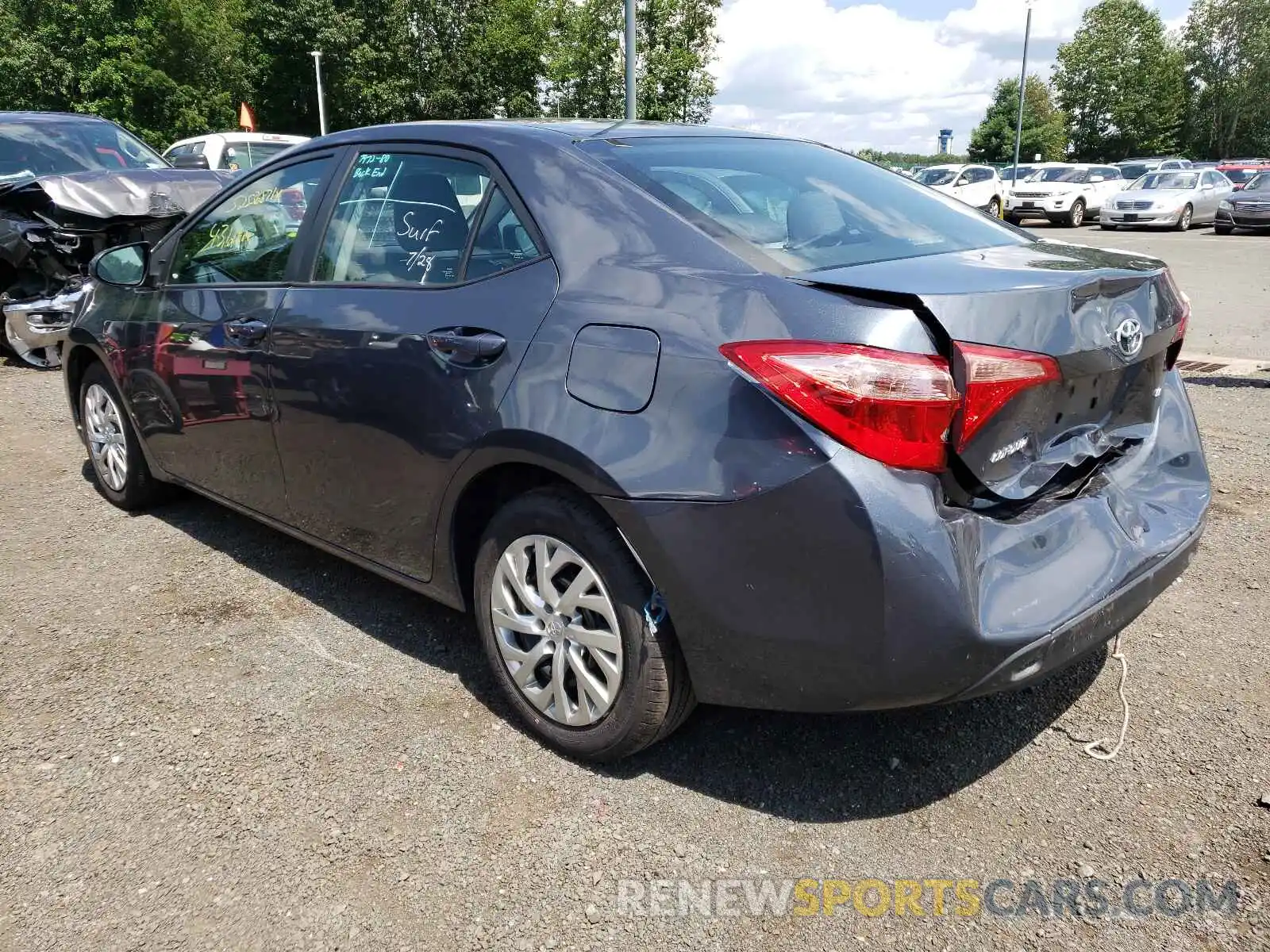 3 Photograph of a damaged car 2T1BURHE5KC237304 TOYOTA COROLLA 2019